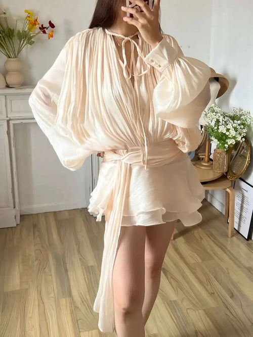 Elizora™ – Elegante Mini Jurk met V-Hals en Kantdetail